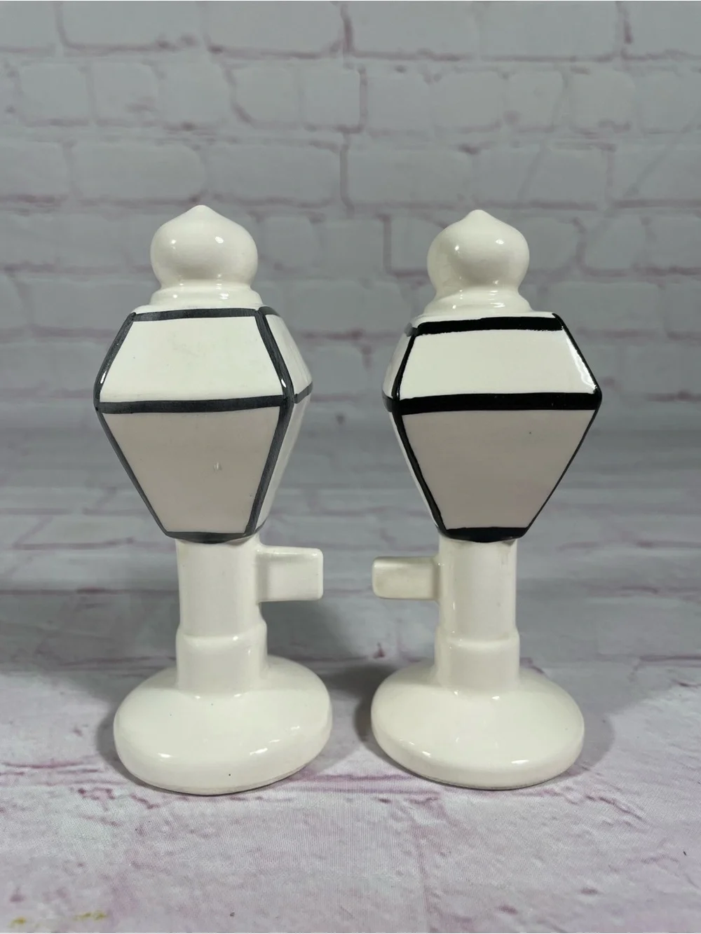 Vintage Nanco Lobster Ceramic Street Light Lantern Salt and Pepper Shaker Pair